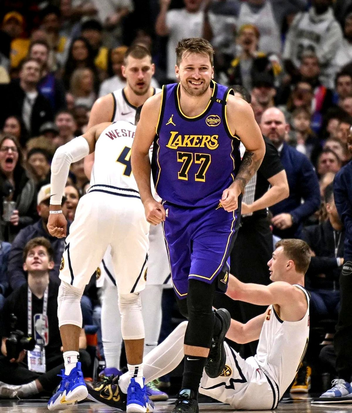 耀眼湖人关键时刻迷失，缺乏必胜信心