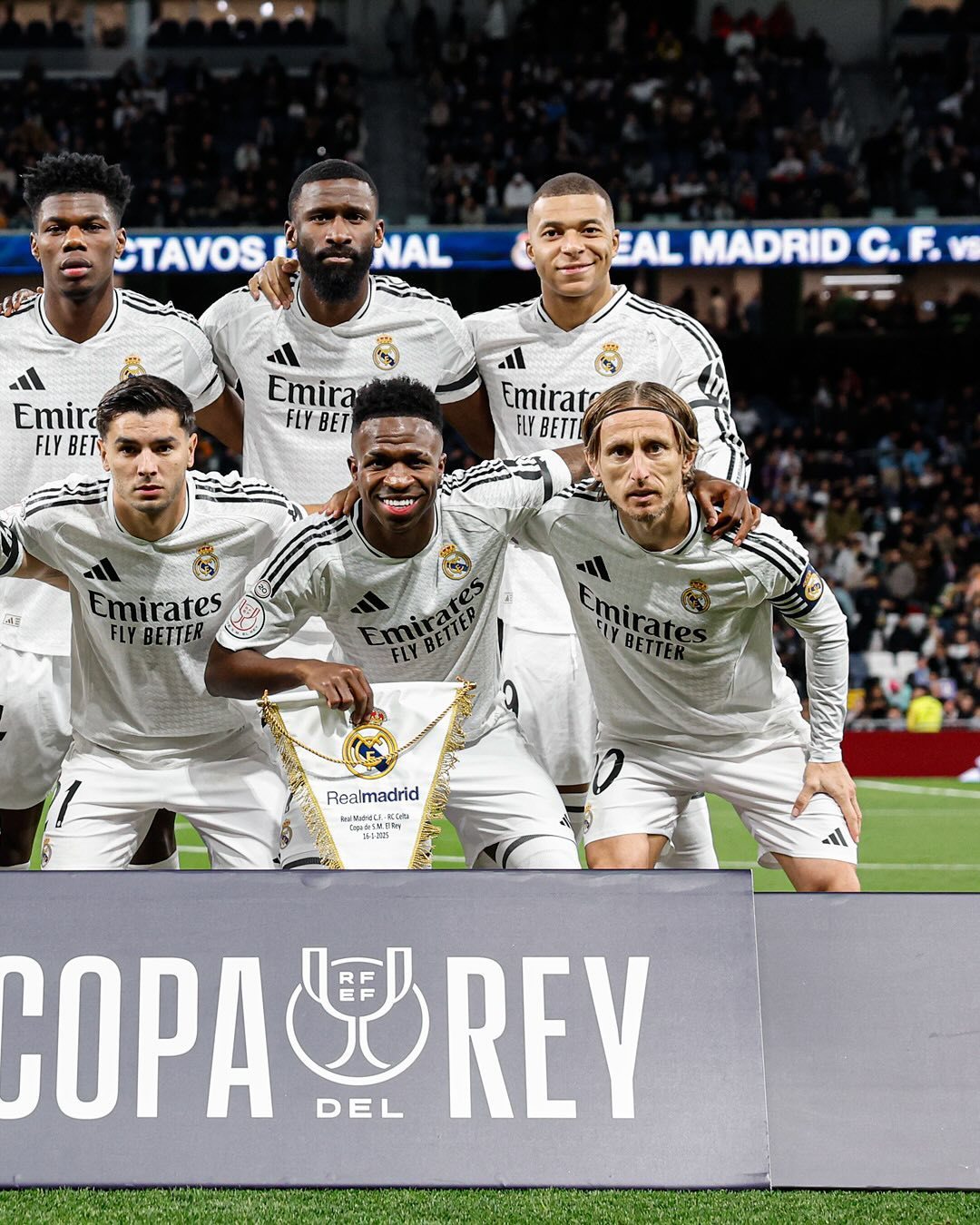 包含皇家社会中场频频助攻，助球队取得胜利的词条