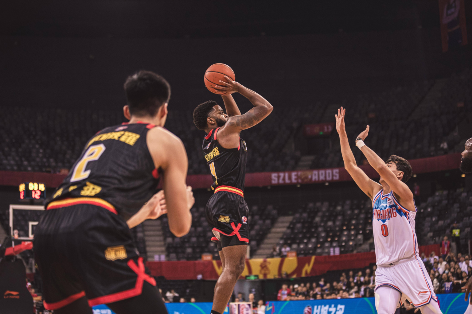 深圳主场不敌强队，球员表现透露危机的简单介绍