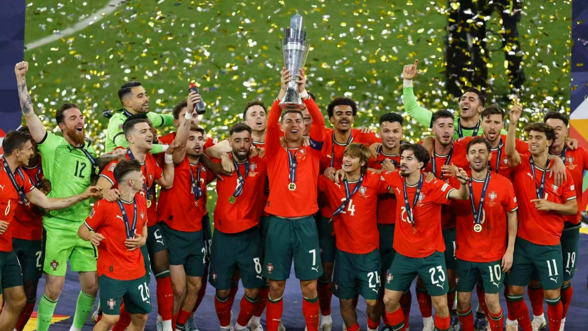 包含葡萄牙淘汰对手，成功晋级欧预赛关键阶段的词条