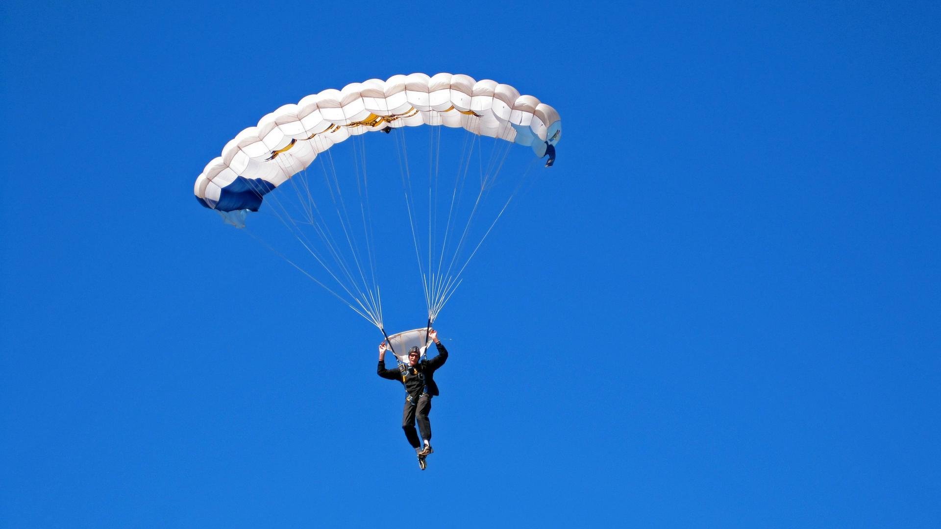 拉亚之夜，当总决赛的聚光灯只照亮一个人