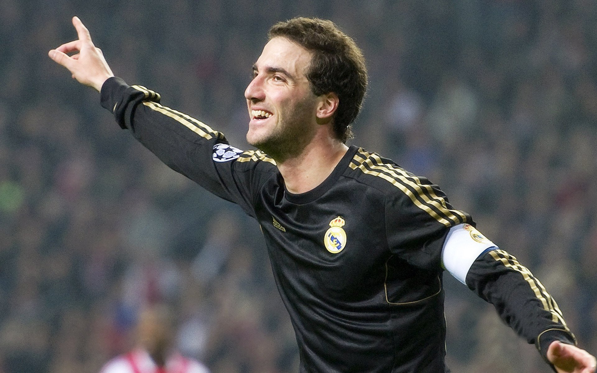 魔术最后时刻逆转广东，米切尔一剑封喉成关键先生