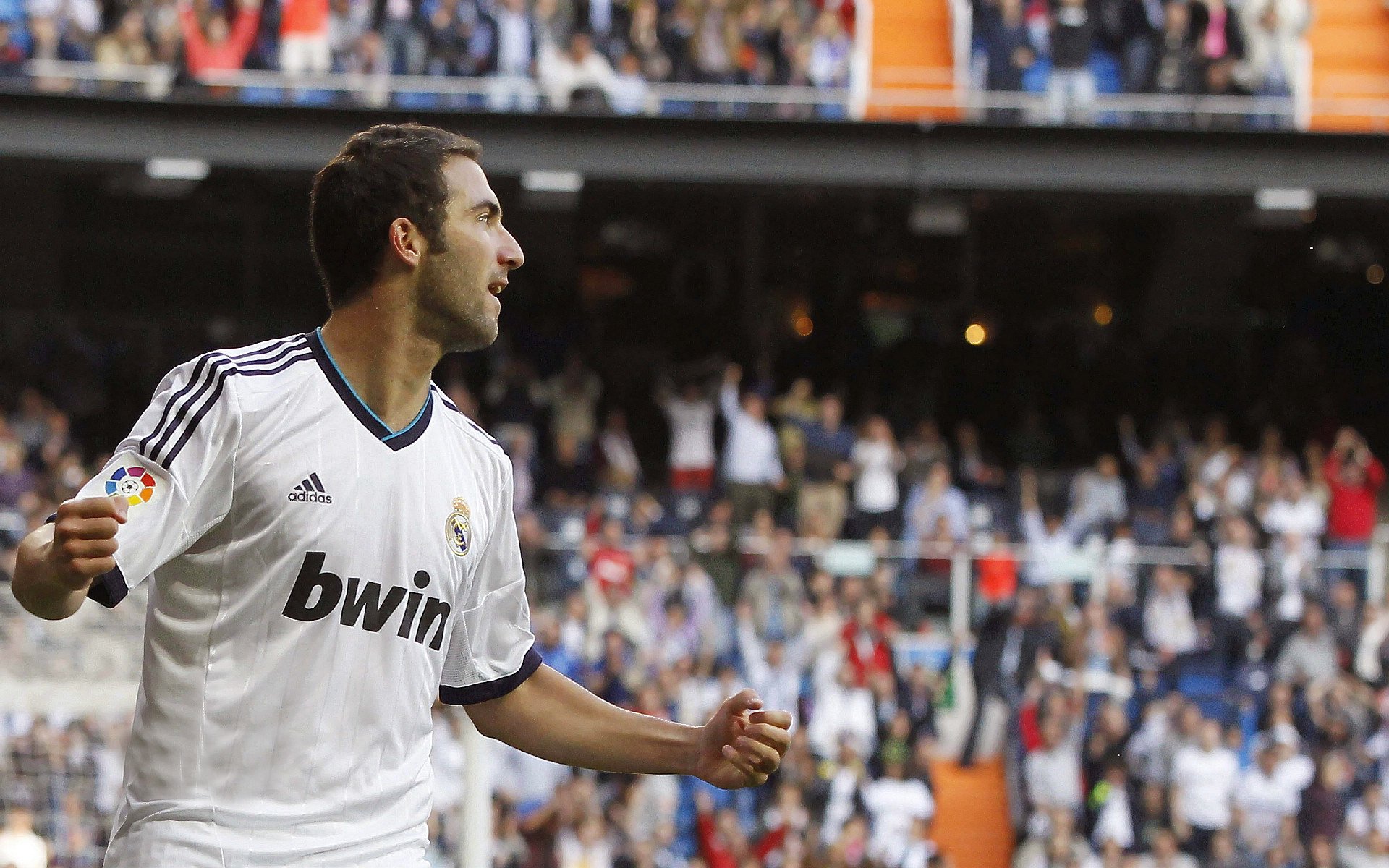 西甲国家德比之夜,米切尔让比赛提前失去悬念