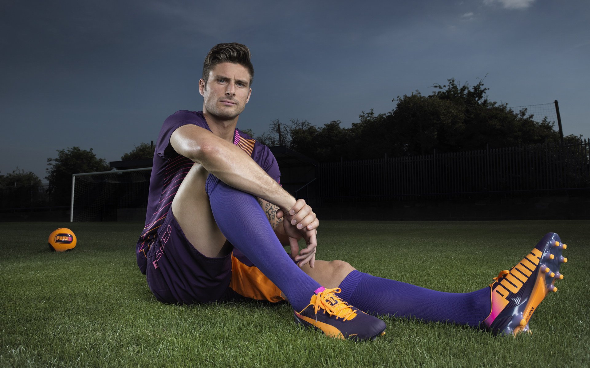 PG电子试玩官网-策略与坚韧的胜利，红牛二队完胜阿斯顿马丁，塞恩斯统治全场